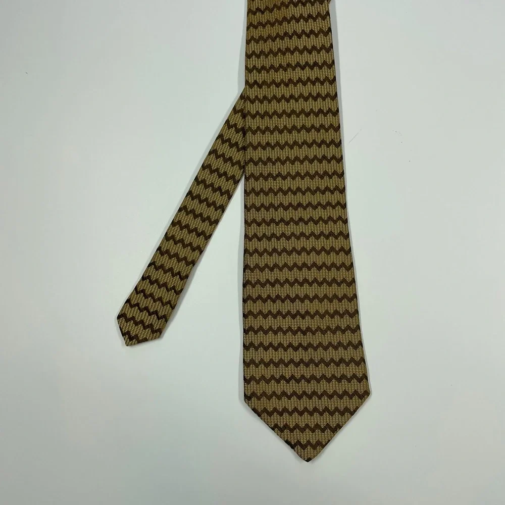 Signature By Woodward Brown Gold Chevron Silk Necktie Mens One Size